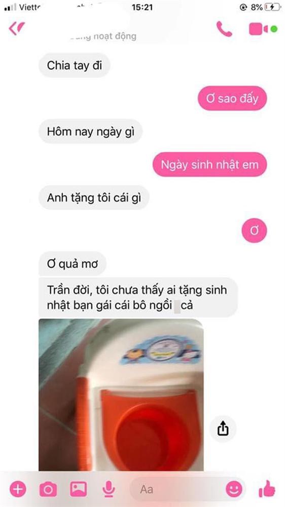 Cô gái khóc thét đòi chia tay vì thường xuyên nhận những món quà khó đỡ từ bạn trai, dân mạng xem xong liền phán: Quyết định đúng, chẳng oan!-1