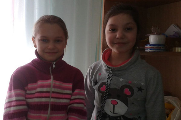 Cặp đôi sốc khi thấy con trai nuôi bệnh tật và suy dinh dưỡng nặng, bác sĩ bảo không có hy vọng nhưng 4 năm sau ai cũng ngỡ ngàng-9