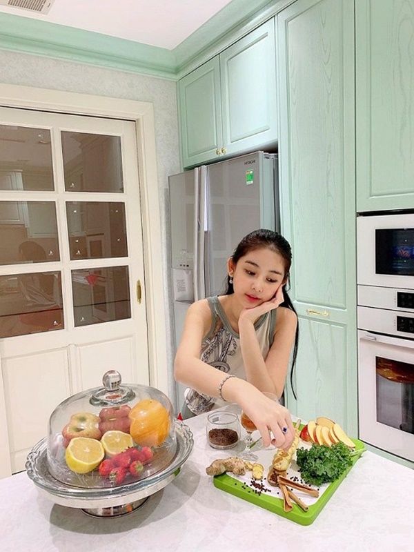 Bên trong căn hộ rộng 280m2 cực thoáng đãng của Hoa hậu Ngân Anh-6