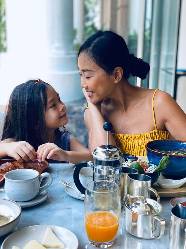 Con gái Đoan Trang mới 6 tuổi đã sở hữu nhan sắc bông hồng lai xinh đẹp, lại còn có khả năng đáng nể này-2