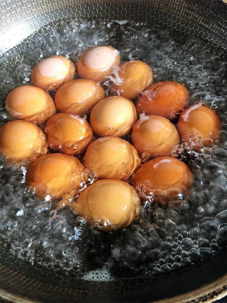 Trứng om ngũ vị tiện nhanh bữa sáng, thơm lừng bữa trưa, lót dạ buổi xế chiều-1