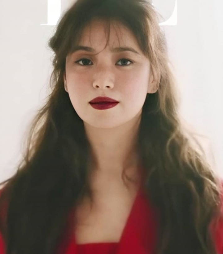 Nhan sắc của Song Hye Kyo chưa bao giờ toang đến thế, makeup đậm như sắp đi đóng phim kinh dị đến nơi-2