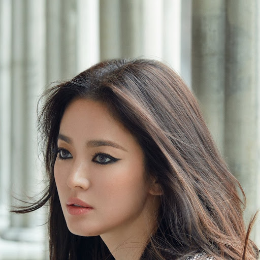Nhan sắc của Song Hye Kyo chưa bao giờ toang đến thế, makeup đậm như sắp đi đóng phim kinh dị đến nơi-5