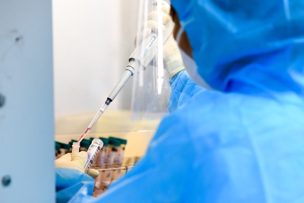 TP.HCM: 2 bệnh nhân có xét nghiệm dương tính trở lại, phi công người Anh tiên lượng còn nặng-1