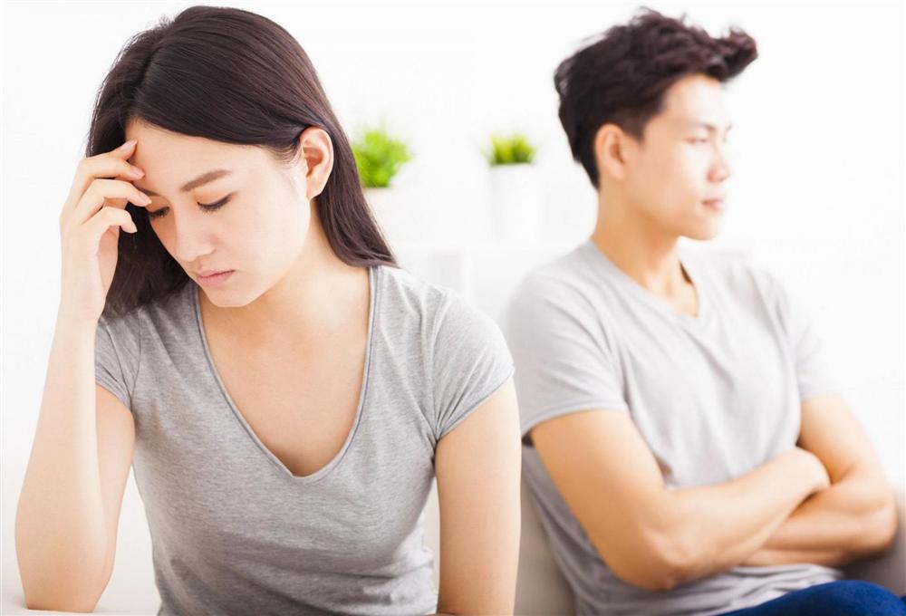 Xét nghiệm thấy con không cùng nhóm máu, chồng nghi ngờ vợ phản bội và cái kết bất ngờ-1