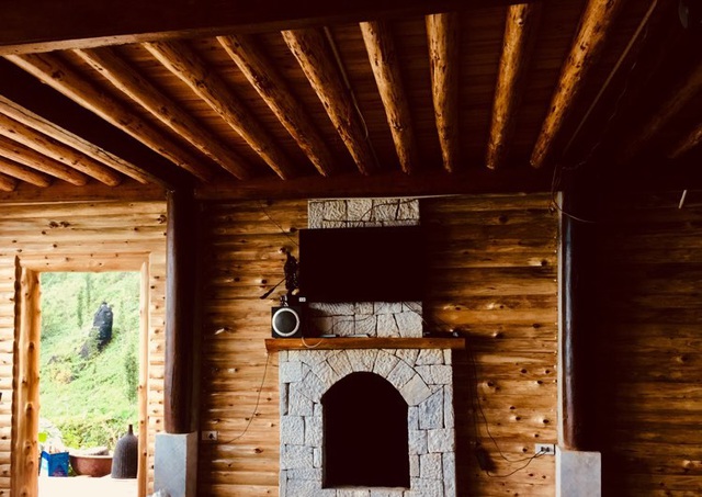 Đẹp hút hồn ngôi nhà gỗ săn mây vạn người mê trên núi cao ở Sa Pa-7