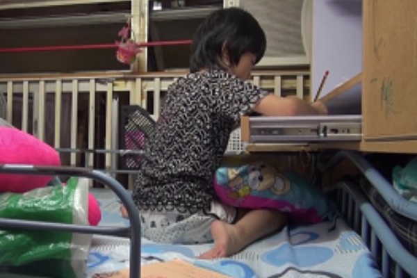 Đêm khuya người mẹ phát hiện trong phòng con gái 11 tuổi có âm thanh nhạy cảm và cách giải quyết đáng khen ngợi-3