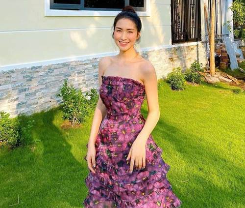 Cả dàn sao Việt mê xúng xính hoa rực rỡ, chị em không diện hè này thì quả là phí!-2