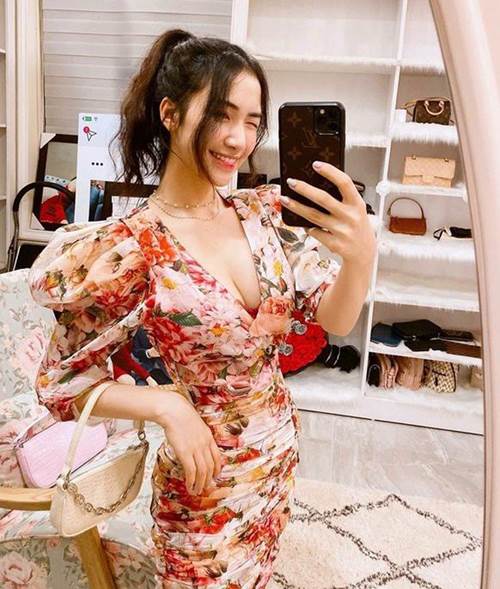 Cả dàn sao Việt mê xúng xính hoa rực rỡ, chị em không diện hè này thì quả là phí!-3