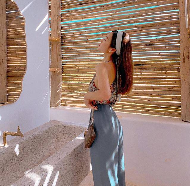 Cả dàn sao Việt mê xúng xính hoa rực rỡ, chị em không diện hè này thì quả là phí!-9