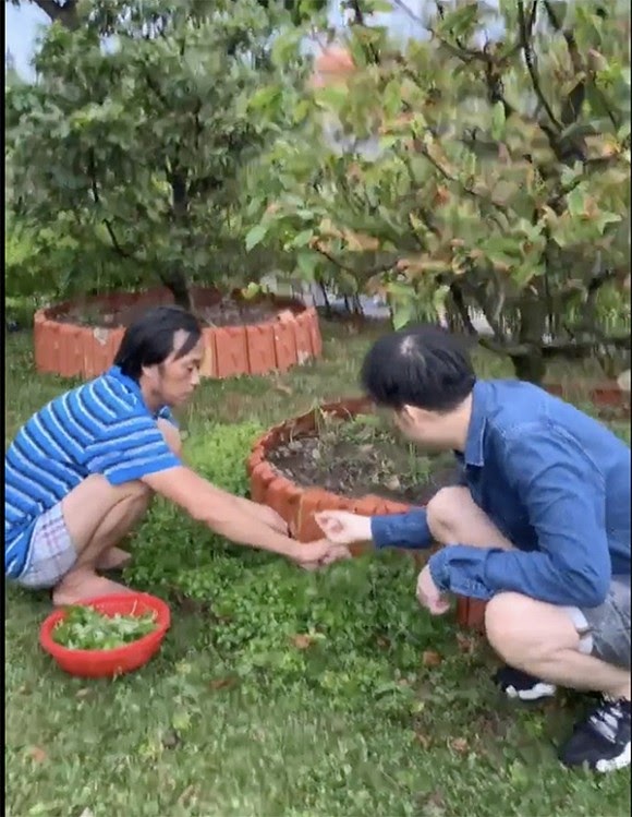 Dương Triệu Vũ hé lộ hình ảnh mới nhất của danh hài Hoài Linh sau cách ly xã hội: Đen hơn nhưng vui hơn-3