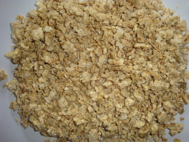 Lõi ngô, thứ vứt đi ở Việt Nam nay thành mỏ tiền không đủ bán-3