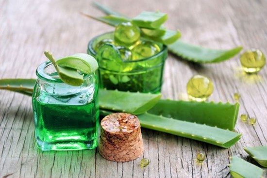 Cách làm nước rửa tay kháng khuẩn từ nha đam, giấm và tinh dầu