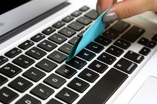 Các khe nhỏ li ti trong nhà sạch bóng bụi bẩn sau vài giây nhờ mẹo nhỏ đơn giản này-3