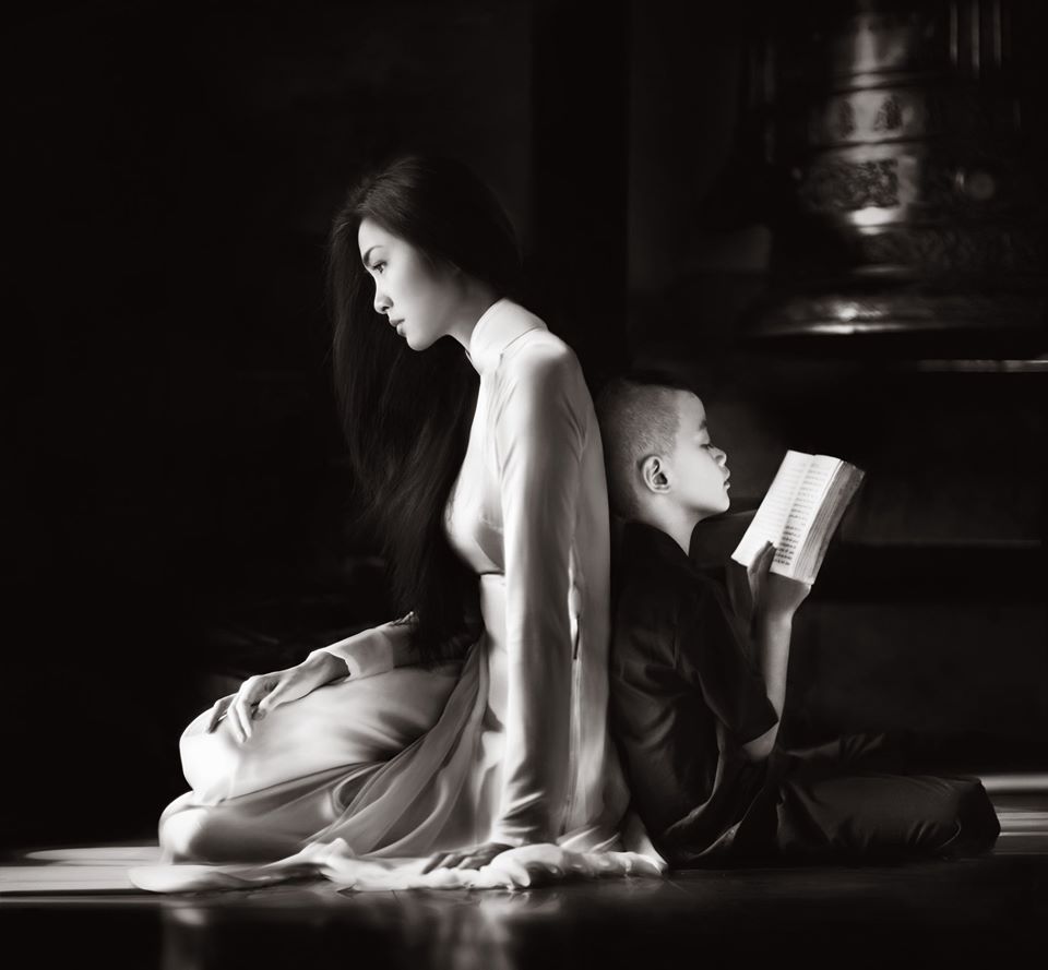 Thần thái ngút ngàn của Tăng Thanh Hà trong bộ ảnh áo dài cách đây 8 năm bất ngờ gây sốt trở lại-11