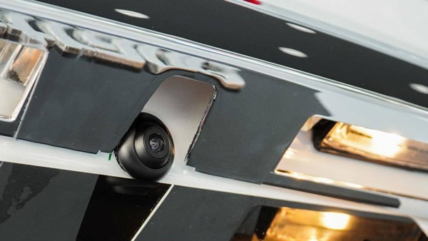 Mua ô tô, cần quan tâm những trang bị công nghệ gì trên xe?-1