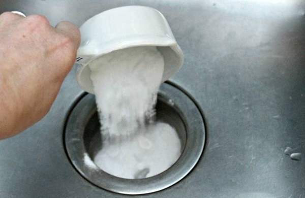 Bồn rửa bát lâu ngày thoát nước chậm, đây là cách để thông trở lại như mới-2