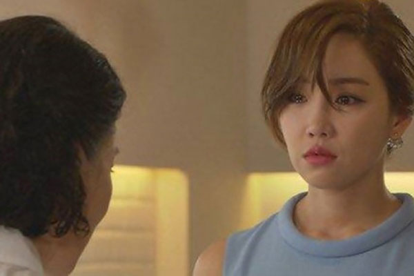 Nhìn đứa trẻ nằm ngủ ngon lành trong vòng tay, tim tôi run lên vì xót xa và hận chồng mình nhưng lại không biết sẽ đối diện như thế nào-2