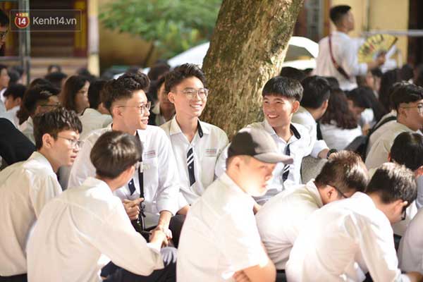 Hà Nội quyết định thời gian cho học sinh, sinh viên từ THCS trở lên đi học trở lại-1