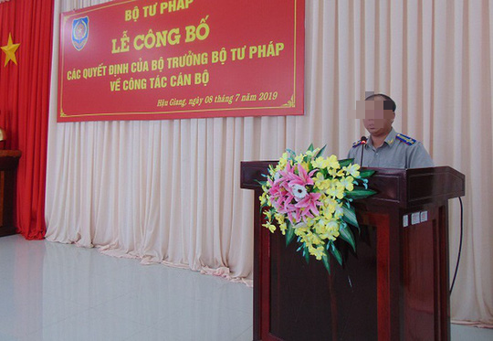 Đường quan lộ thăng tiến của cục trưởng lộ clip nóng” với nữ sinh-3