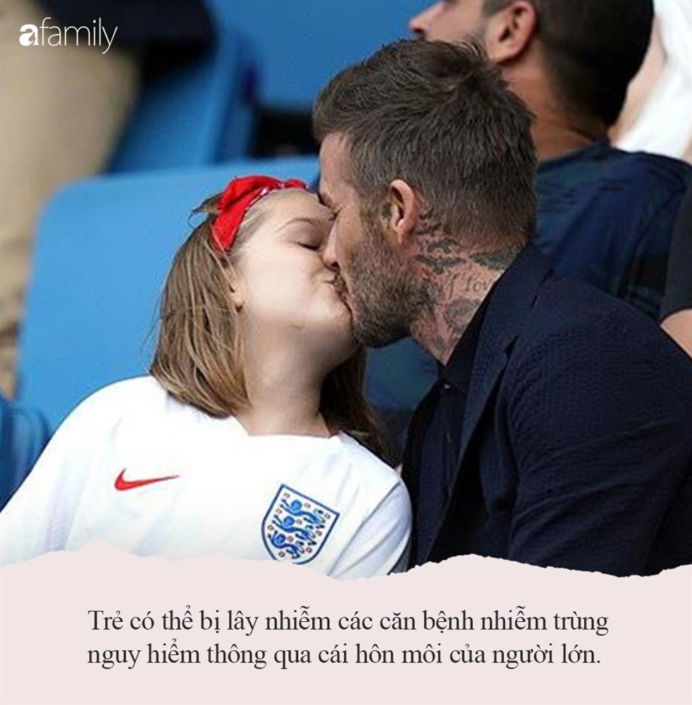 Nam diễn viên đình đám dẫn con gái đi ăn nhà hàng nhưng lại có hành động khiến mọi người phản đối, đáng chú ý là phản ứng của người con-7