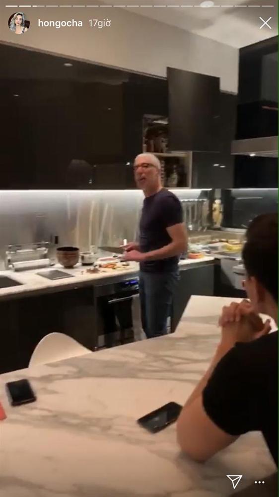 Hồ Ngọc Hà làm bạn giận tím người vì thèm khi được chủ quán mì đến tận nhà nấu cho-5