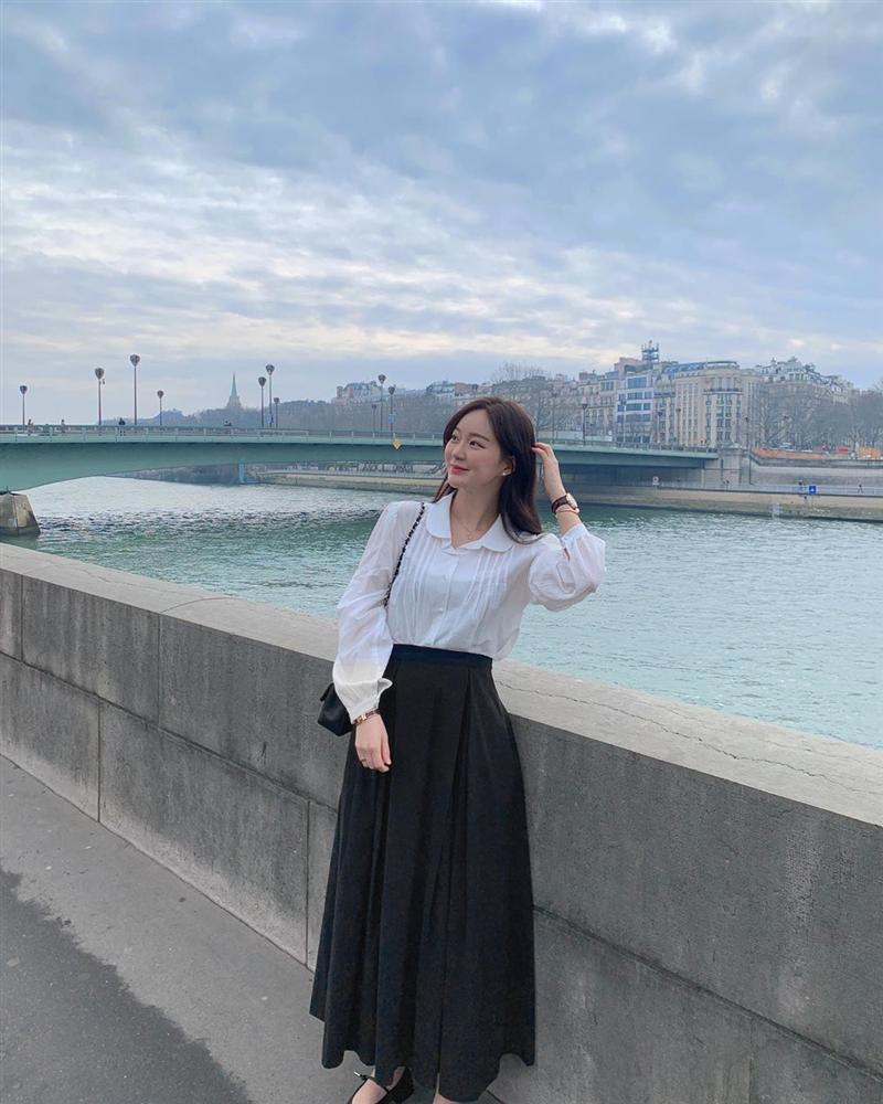 10 cách diện chân váy dài + áo trắng giúp nàng công sở luôn đẹp quanh năm suốt tháng trong mắt đồng nghiệp-6