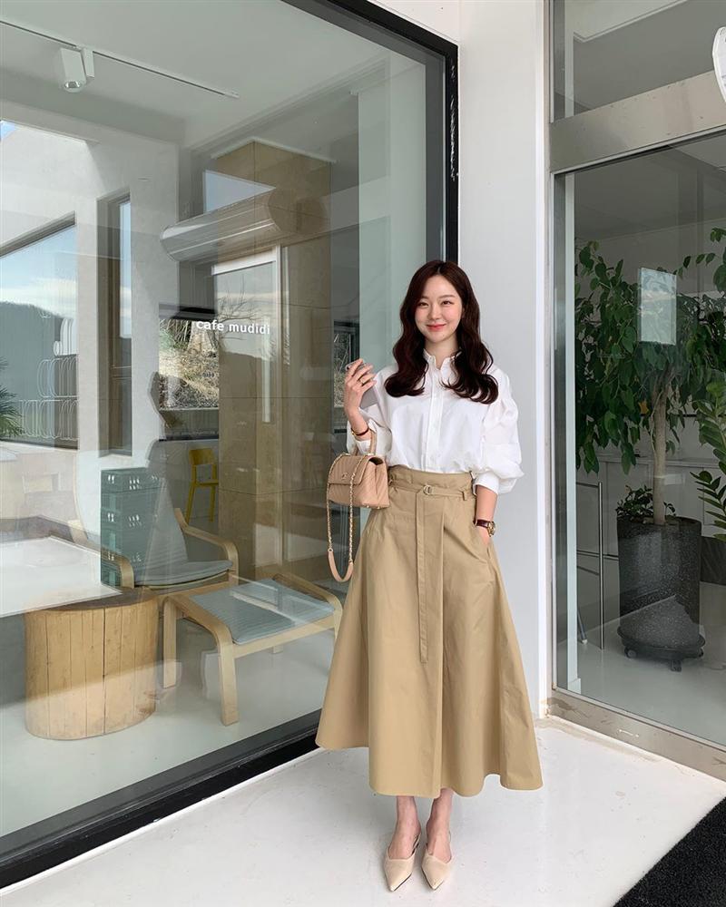 10 cách diện chân váy dài + áo trắng giúp nàng công sở luôn đẹp quanh năm suốt tháng trong mắt đồng nghiệp-9