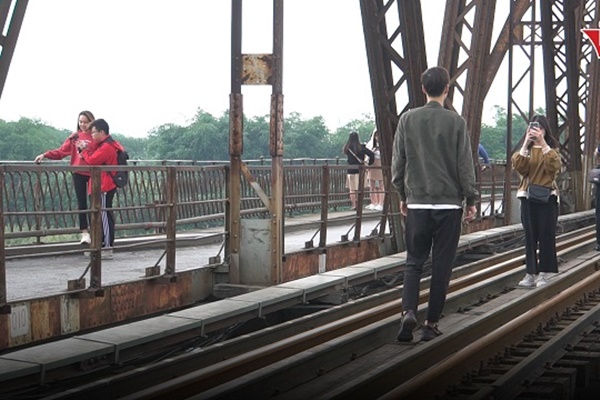 Hà Nội: Cách ly gần 600 người sau khi phát hiện một trường hợp sốt-2