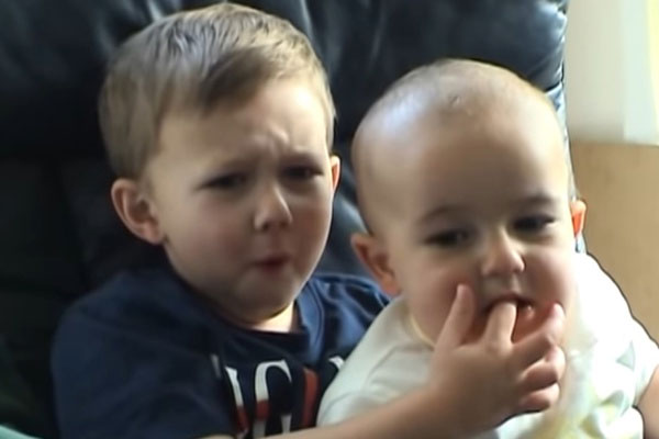 Cậu bé phù thủy da bọc xương, từng bị hắt hủi, suýt chết bên lề đường sau 4 năm giờ đã có cuộc sống khiến ai cũng kinh ngạc-7