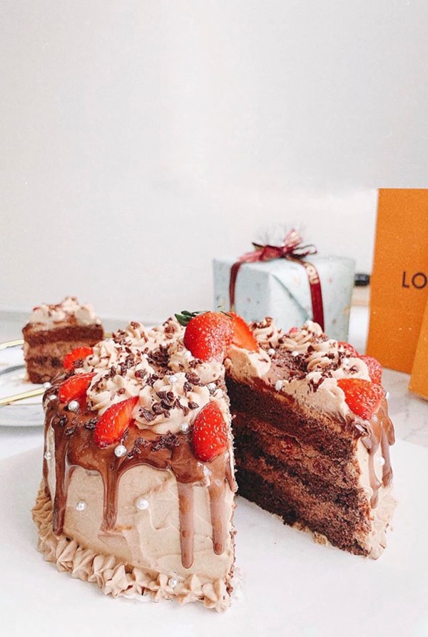 Khoe tự làm tiệc sinh nhật sang chảnh cho bạn trai cô gái bị bóc mẽ order đồ có sẵn, còn người yêu thì bị trùng-4