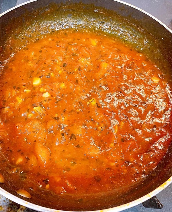 Khoe tự làm tiệc sinh nhật sang chảnh cho bạn trai cô gái bị bóc mẽ order đồ có sẵn, còn người yêu thì bị trùng-6