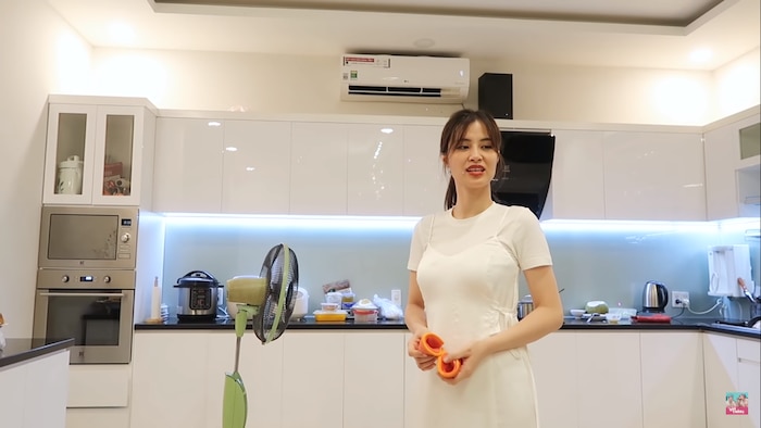 Đông Nhi giấu nhẹm bụng bầu 3 tháng với loạt bí kíp thời trang đỉnh cao-2