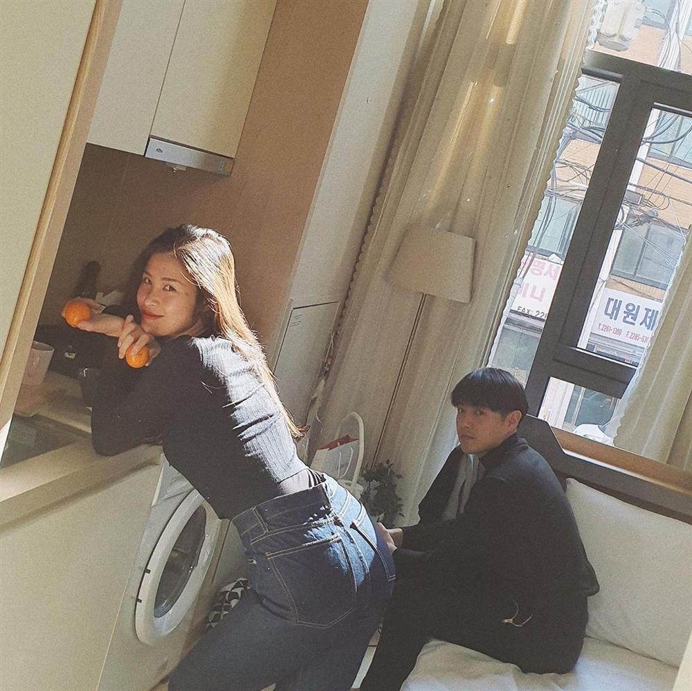 Đông Nhi giấu nhẹm bụng bầu 3 tháng với loạt bí kíp thời trang đỉnh cao-5