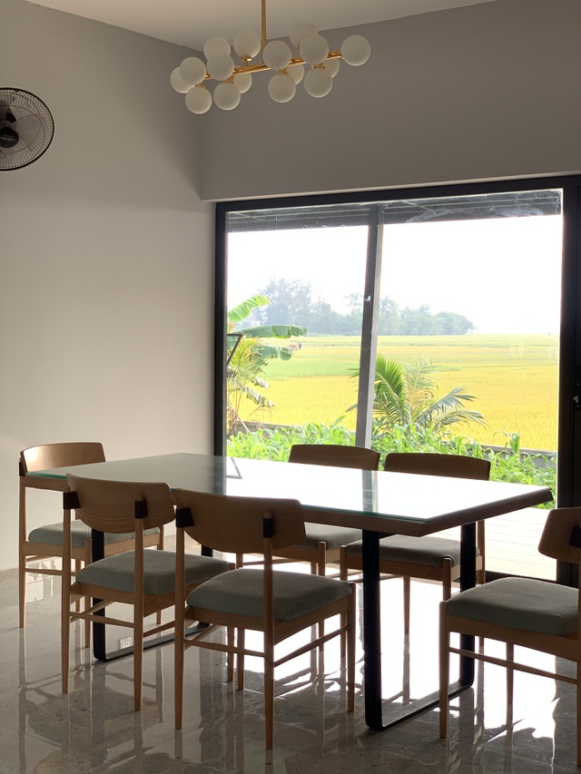 Biệt thự con trai xây tặng bố mẹ đẹp lạ giữa cánh đồng lúa chín ở Hà Tĩnh-5