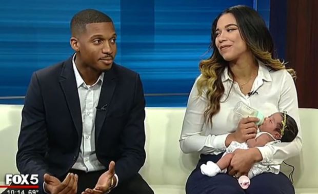 Thấy vợ đau đẻ suốt 2 ngày, anh chồng đã làm một việc bất ngờ khiến vợ lúc khóc, lúc cười trong cơn chuyển dạ-4