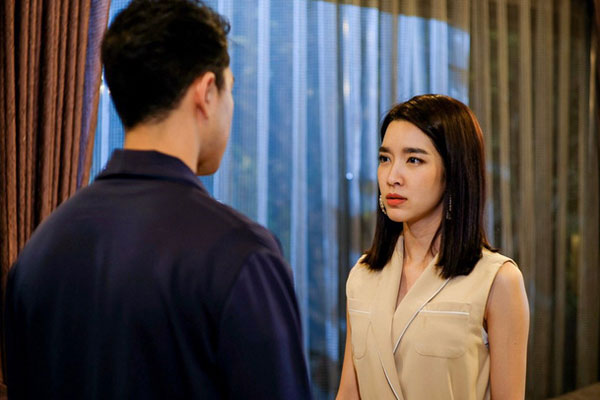 Từ tờ đăng ký xe máy của mẹ chồng, tôi lân la hỏi chuyện hàng xóm và rồi phát hiện ra bí mật đáng sợ hãi của chồng-2