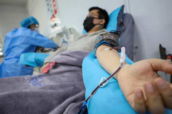 Hai vợ chồng mắc Covid-19 dương tính trở lại sau khi được công bố khỏi bệnh-1