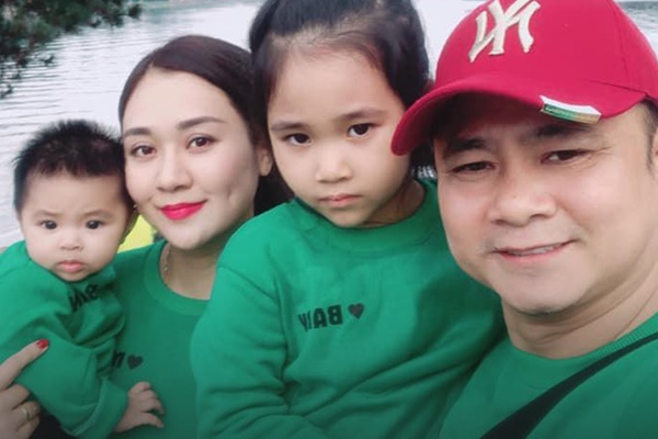 NSND Tự Long hiếm hoi khoe ảnh đầy đủ cả 3 con, con trai lớn với người vợ đầu tiên giờ đã phổng phao?-8