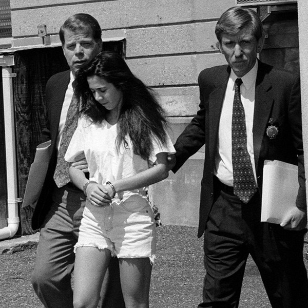 Khi tiểu tam lên cơn ghen ngược với chính thất: Nữ sinh 17 tuổi vác súng đến dằn mặt vợ của người tình, bị trừng phạt còn để lại tai tiếng đời sau-4