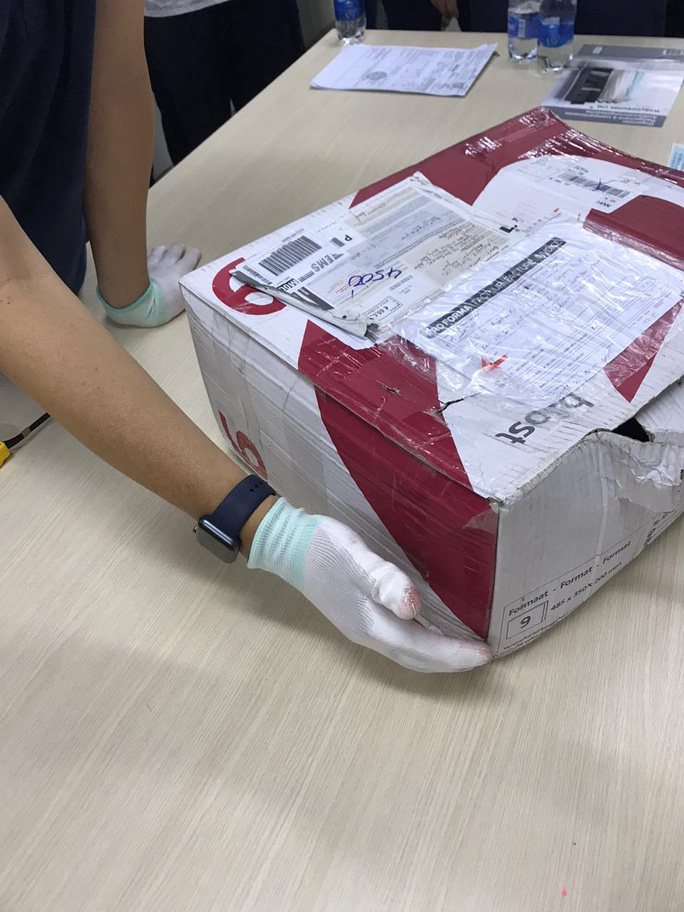 Bí mật trong 16 bưu phẩm gửi từ châu Âu về TP HCM-1