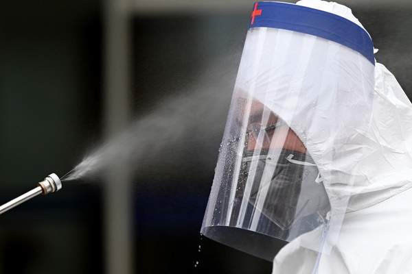 Từ ngày 16/5, Bệnh viện Bạch Mai bắt đầu nhận người bệnh từ cộng đồng-2