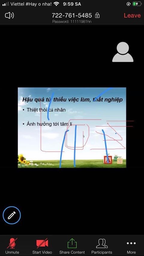 Con đang học online bỗng nhiên hét thất thanh, mẹ tá hỏa chạy vào thì thấy cảnh nóng trên màn hình máy tính-5