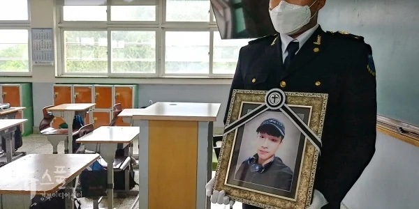 Hàn Quốc: Thầy giáo nhận án tù sau khi học sinh tự tử khiến dân mạng chia làm 2 luồng ý kiến-4