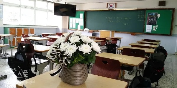 Hàn Quốc: Thầy giáo nhận án tù sau khi học sinh tự tử khiến dân mạng chia làm 2 luồng ý kiến-6