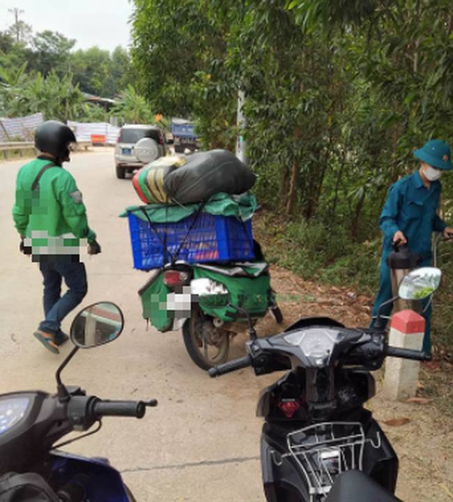 Chất lượng sản phẩm tốt, giao đầy đủ nhưng shop vẫn bị đánh giá 1 sao vì tai nạn khiến khách phải đạp xe 10 cây số để nhận hàng-1