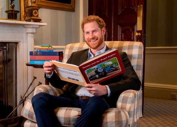 Trước lùm xùm của Meghan với gia đình hoàng gia, Harry có động thái bất ngờ liên quan đến Nữ hoàng Anh khiến dư luận ngán ngẩm-1