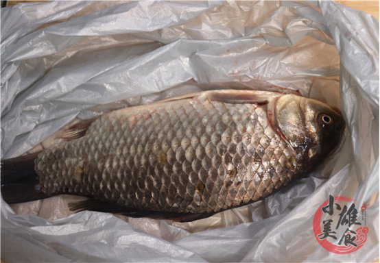 Đánh vảy cá đừng chỉ dùng dao, thêm một dụng cụ trong nhà sẽ nhanh, sạch không sợ đứt tay-3