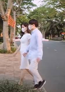 Mặc váy bó mà vẫn gợi cảm, Đông Nhi khoe cận cảnh bụng bầu tròn lẳn ở tháng thứ 3 thai kỳ-3