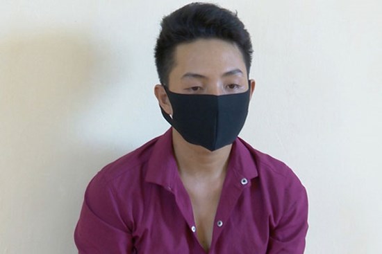 Gã say rượu lừa bé gái 13 tuổi vào phòng ngủ cưỡng hiếp